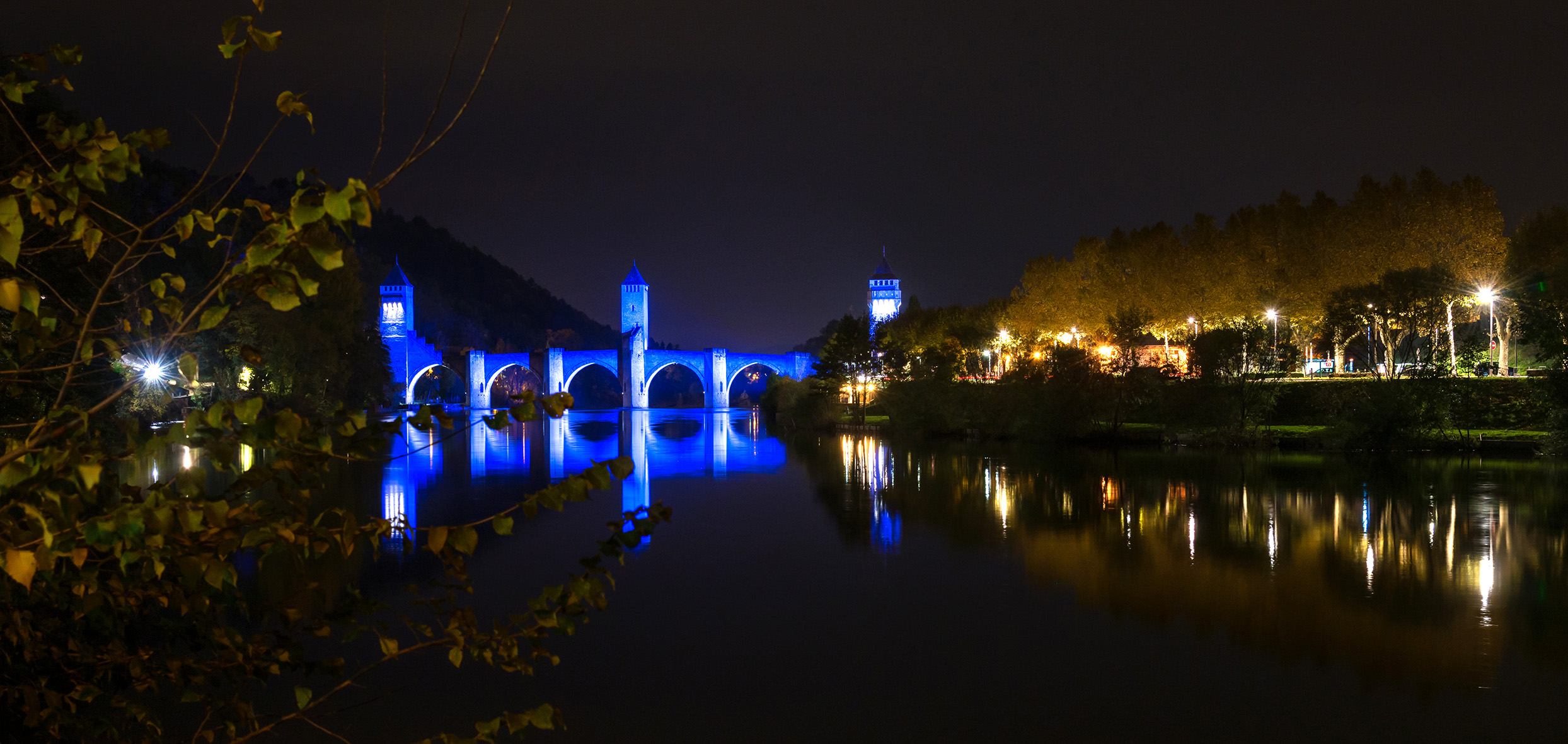 Pont_Valentré_bleu - Photothèque Ville de Cahors / Grand Cahors - C.Gonzalez.jpg
