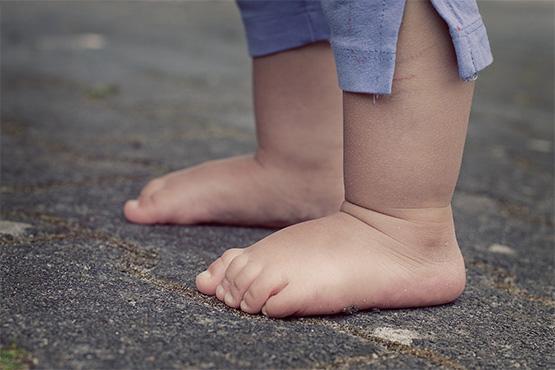 pieds enfant